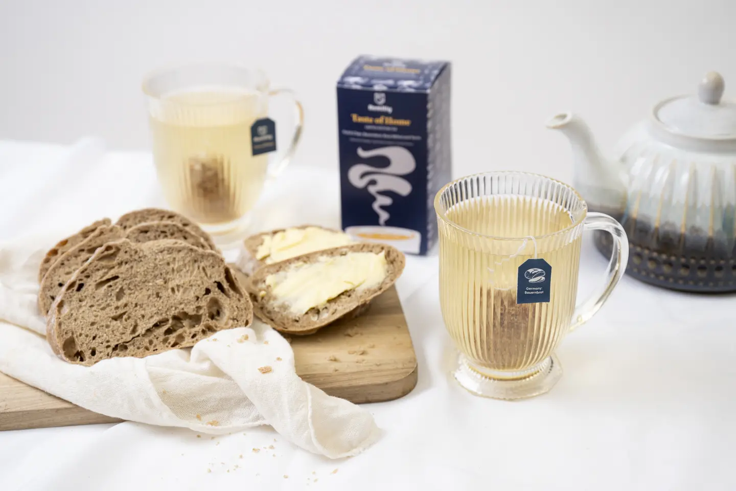 Bauernbrot flavoured tea by Remitly